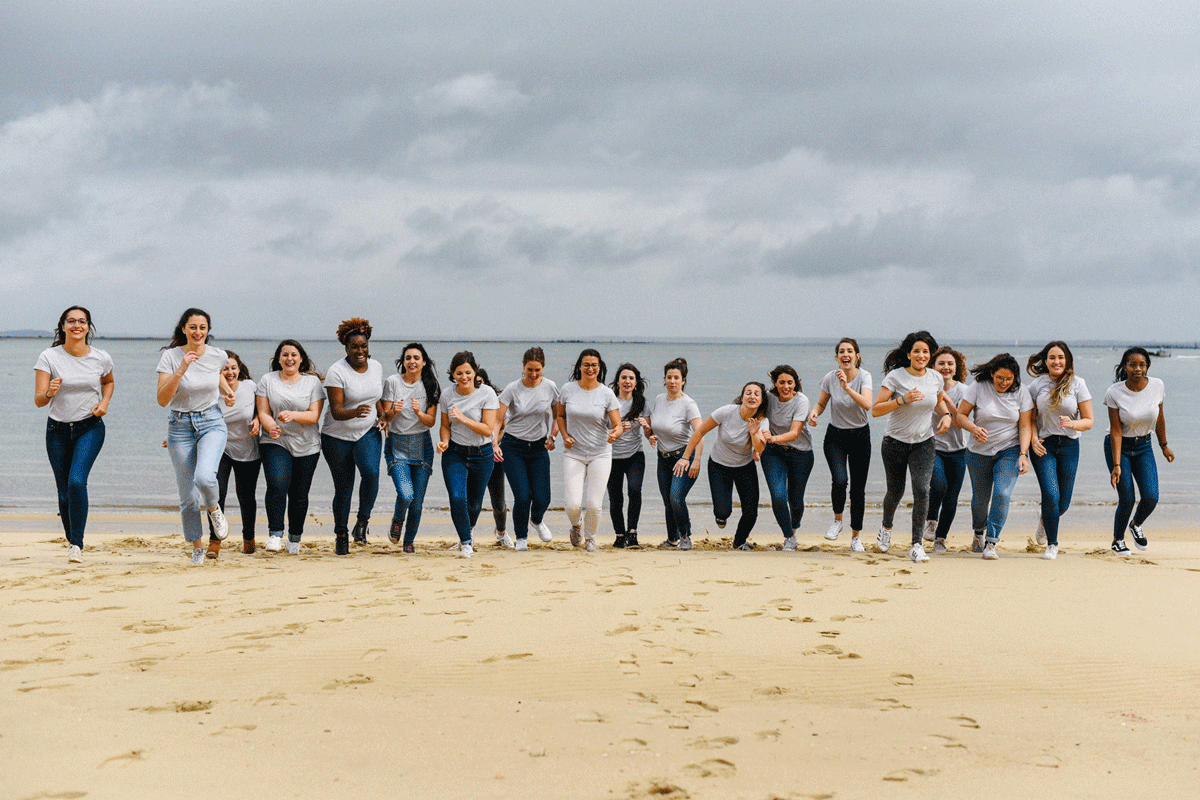 image animée d'une course sur la plage